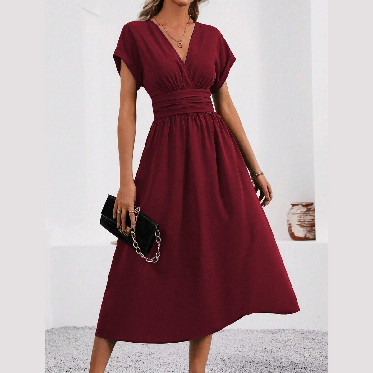 👗✨ Elegant V-ringad midjeformad klänning-2