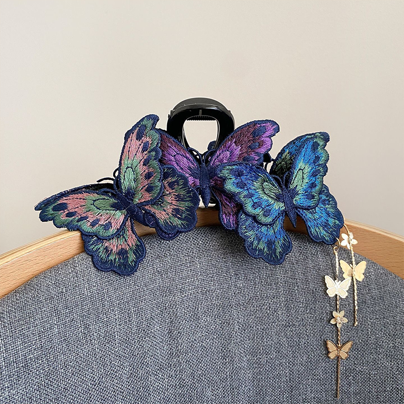🎅 Exclusief Sinterklaasvoordeel!50% KORTING✨ Exclusief Elegante Vintage Vlinder Haarclip – Borduurde Details & Dansende Bedeltjes (Uniek Gracieus Kapsel Accessoire voor Onvergetelijke Stijl!)-7